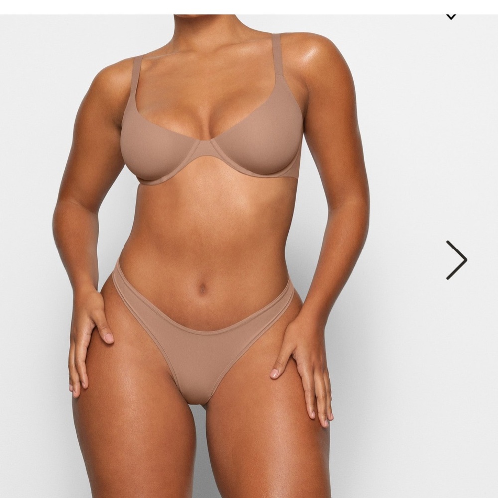 Skims scoop plunge bra sienna nude size  36C
